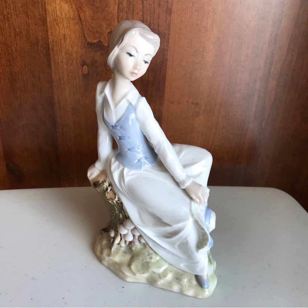 Vintage Tengra Porcelain Figurine Handmade Spain Valencia 16-1